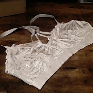 NWOT XL Aerie Beige Gorgeous Lace Bralette with Strappy Back Unpadded & Wirefree